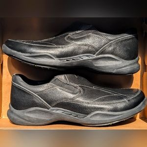 Clarks Mens Black Loafers Wave Collection